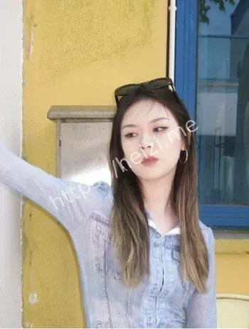 00后嫩妹