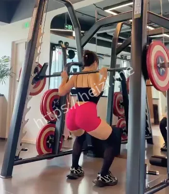 蜜桃臀私拍曝光