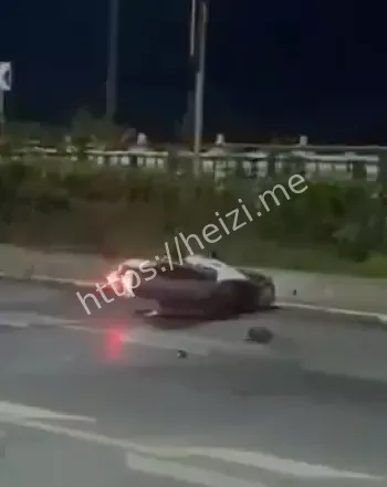 张雪摩托翻车原因分析