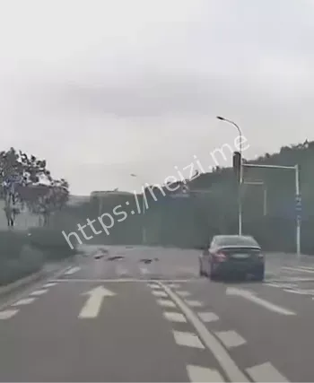 小米撞人