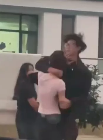 张宇泽脚踏两只船打人视频