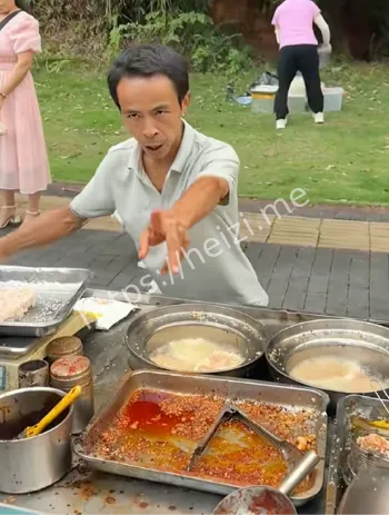 鸡排家族全家出动故事