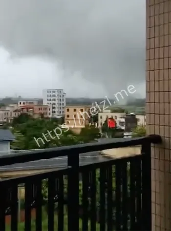 11级风力房屋房顶掀翻原因