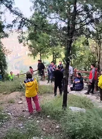 家属痛哭