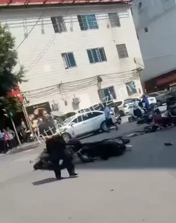 黄某某肇事逃逸坠河事件