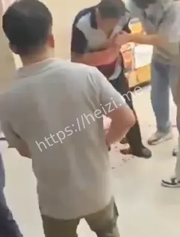 超市屠杀现场图