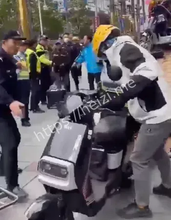 引发激烈对峙