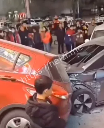 深夜酒驾多人重伤现场