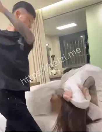 皮带哥抽精神小妹