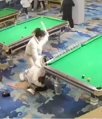 精神小妹被砍