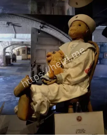 罗伯特眼睛会动