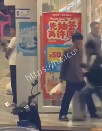 塑料椅空中划弧