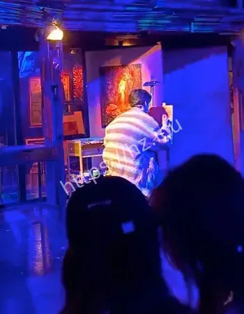 女孩亲历卫生间