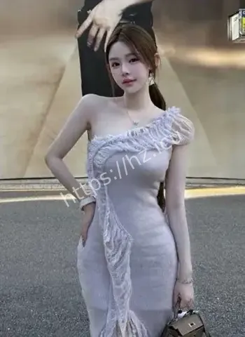 大战嫩模卡卡