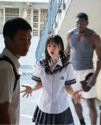 外卖小哥录到跨国同居现场