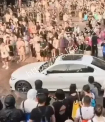 西双版纳泼水节闹剧