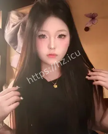 胡媚儿清纯形象反差