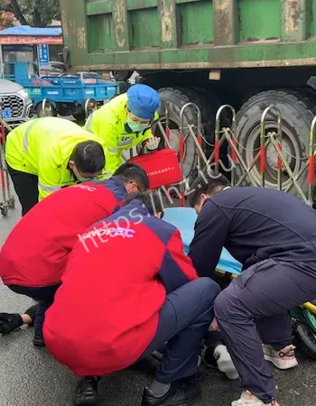 司机行车中