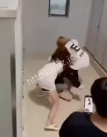 脱衣视频流出