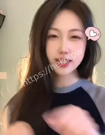 曝光与男友亲密时