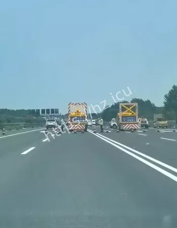 现场浓烟滚滚