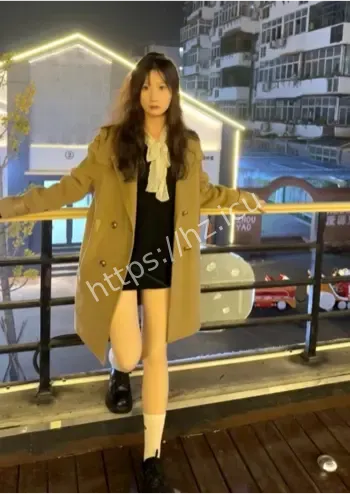 清纯女大学生反差