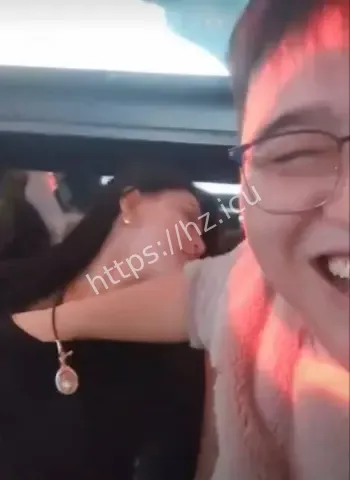 被胡楠直播怒曝