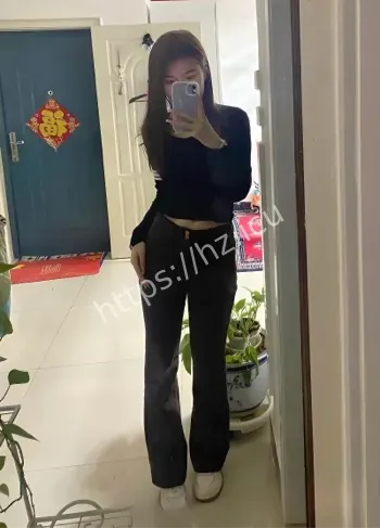 反差婊董丽丽